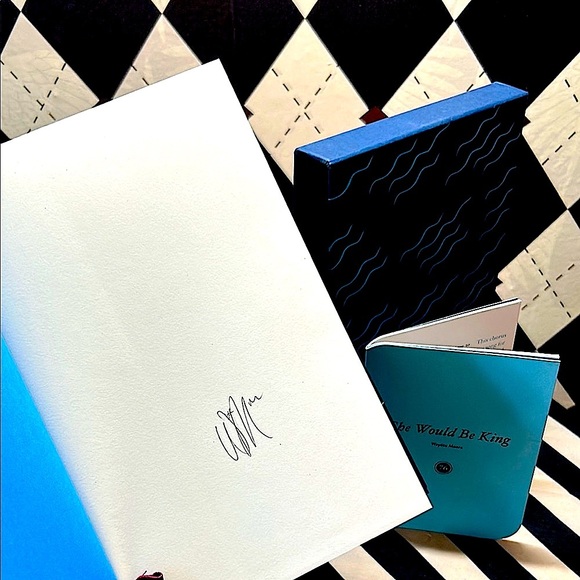 She Would Be King| Signed Hardcover by Wayétu Moore | Powell’s Slipcase - Picture 3 of 8